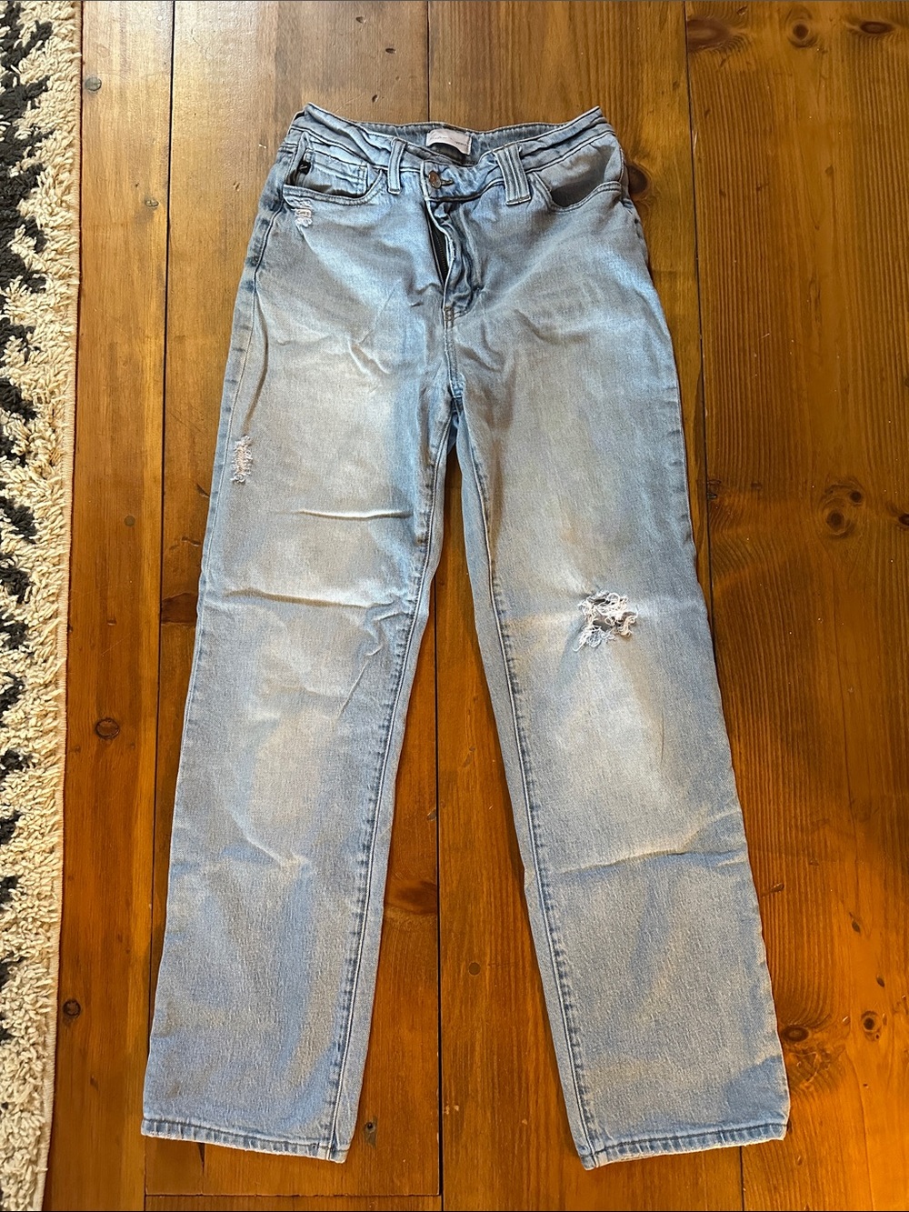 KanCan Light Wash Distressed Women’s Jeans